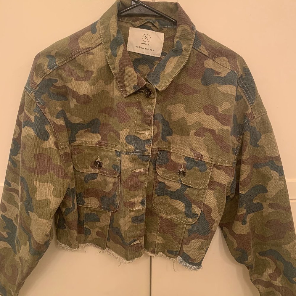 Cropped Camo Jean Jacket